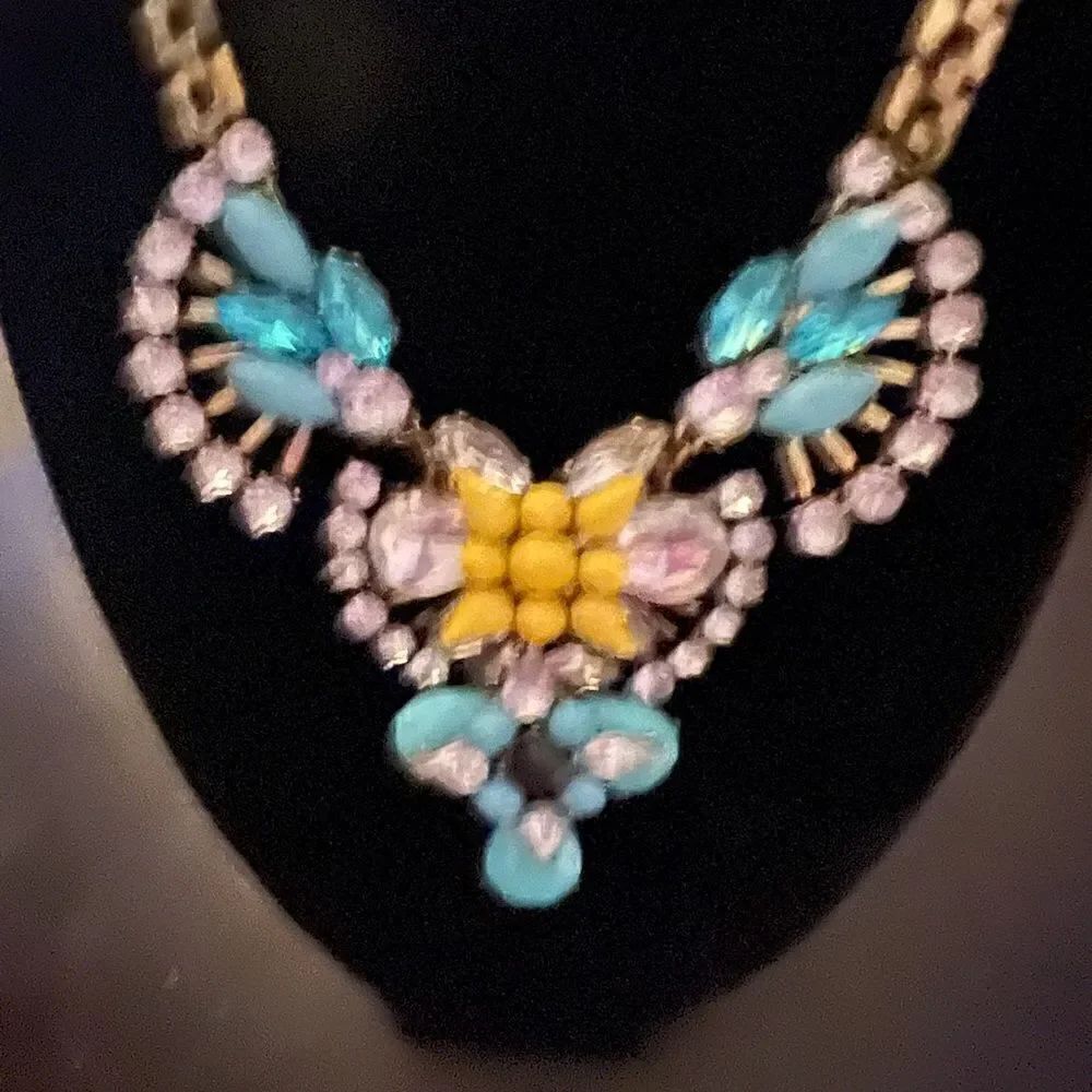 New rhinestone bib necklace - Picture 2 of 5